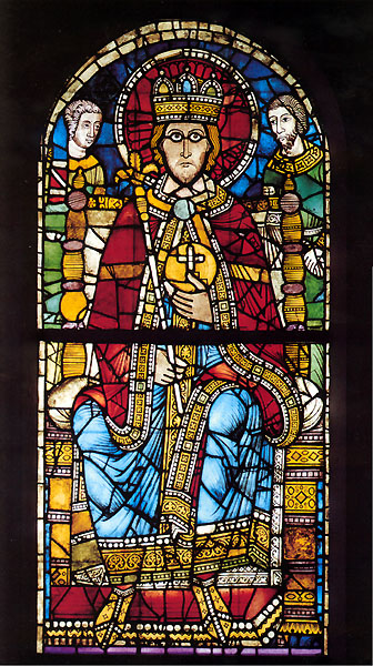 Strasbourg, un des plus beaux vitraux de la cathédrale : transféré dans le musée de luvre Notre Dame, il représente sans doute Charlemagne et date de 1200. A sa gauche, Roland portant le glaive