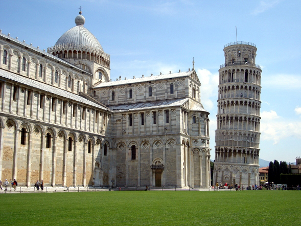 Pise : La piazza dei Miracoli avec le Dôme et la tour