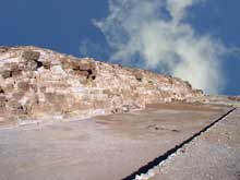 Abou Roash : Pyramide de Djedefrê : face est. (Site Egypte antique)