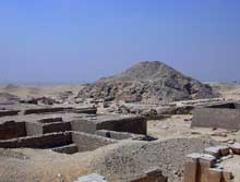 Le complexe funéraire d’Ounas à Saqqara (2356-2323).  (Site Egypte antique)