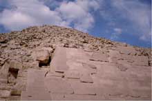 La pyramide d’Ounas à Saqqara. (Site Egypte antique)