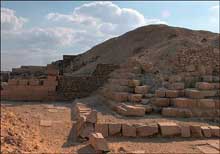 La pyramide de Pépi I Mérirê (2310-2261) à Saqqara sud. (Site Egypte antique)
