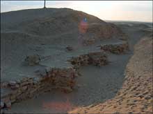 SaqqaraÂ : vestiges du complexe funÃ©raire de Sekhemkhet (2611-2603)Â : base de la pyramide. (Site Egypte antique)