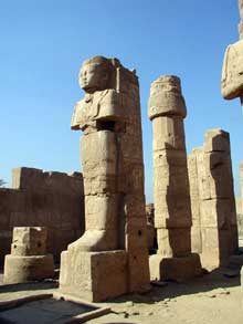 Karnak : le grand temple dAmon. (Site Egypte antique)