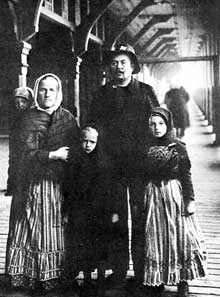 Emigrants italiens en route vers les USA en 1900