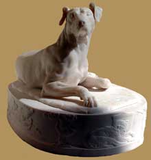 Grégoire Giraud : chien. 1827. Marbre blanc. Paris, musée du Louvre