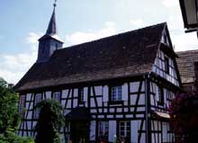 Betschdorf : léglise de Kuhlendorf date de 1820. (La maison alsacienne)