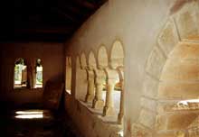 Epfig : la chapelle Sainte Marguerite : la galerie couverte