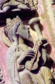 Angers : portail de la cathédrale saint Maurice, détail