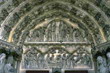 Laon : la cathédrale Notre Dame : tympan du portail central de la façade occidentale. 1190