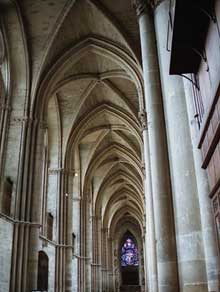 Reims : la cathédrale saint Remy. Collatéral