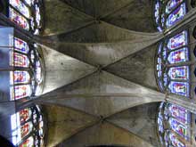 Saint Denis : l’abbaye : le déambulatoire
