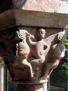 Saint Michel de Cuxa : chapiteau du cloître emporté par les Américains. New York, Cloisters
