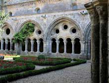 L’abbaye de Fontfroide : le cloître de l’abbaye