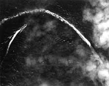 Bataille de Midway : lAkagi subit les attaques des B17