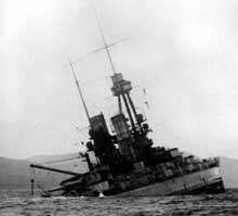 Le croiseur « Bayern » sabordé à Scapa Flow le 21 juin 1919